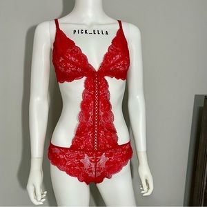 L Vs Victoria’s Secret 2011 Vintage Embellished Red Floral Lace teddy body suit